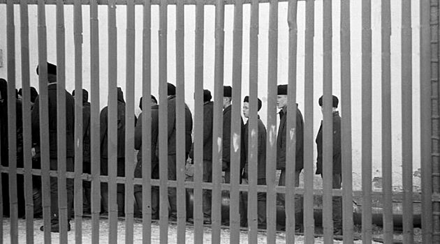 Экс-сотрудник колонии извинился за избиение заключенного