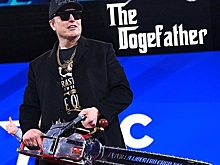 Трамп вручил ключ от Белого дома Илону Маску после его ухода из DOGE