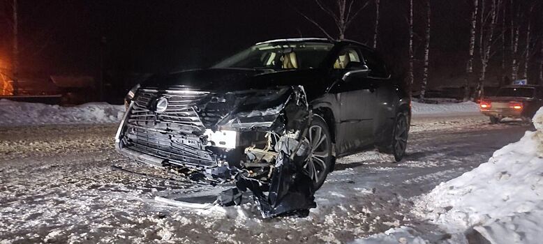 3-летняя малышка из Костромской области пострадала в аварии с Lexus