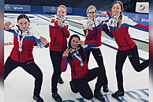 Женская сборная России завоевала серебряные медали ЧМ по керлингу