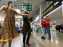 В Международном аэропорту Краснодар станцевали «Случайный вальс» вместе с «Молодёжкой ОНФ»