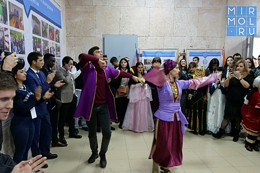 В Дагестане прошло открытие этнофестиваля студентов-иностранцев