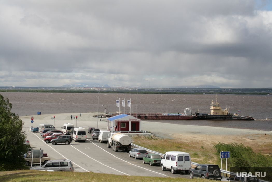 переезд из салехарда. паромная переправа салехард. ямал салехард. паромная переправа салехард лабытнанги. ямал переправа салехард лабытнанги.