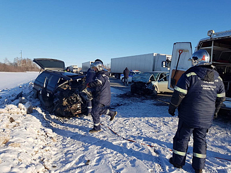 Двое погибли, трое госпитализированы: в Самарской области произошло жёсткое ДТП