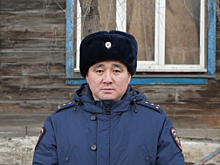 В Республике Бурятия госавтоинспектор спас на пожаре пятерых жителей двухэтажного дома