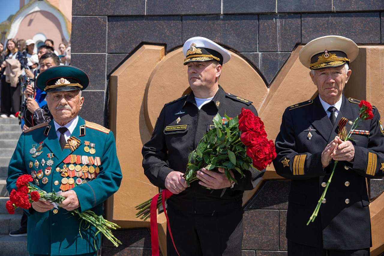 На «Вахту памяти» заступил первый почётный караул во Владивостоке