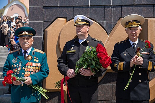 На «Вахту памяти» заступил первый почётный караул во Владивостоке