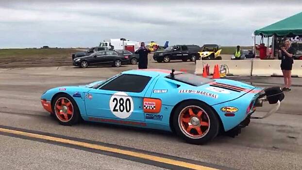 Ford GT разогнался на дистанции 1,6 километра до 470 километров в час
