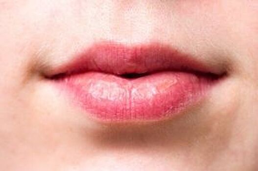 В Барнауле лже-косметолог обманула студентку, пообещав увеличить ей губы
