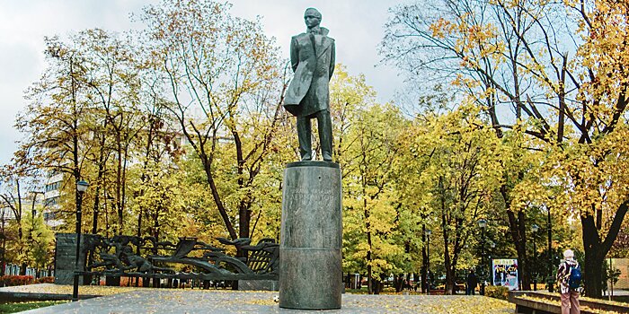 Гид по лермонтовской Москве: памятник, дом-музей и университет