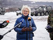 СМИ: Германия обсуждает кандидатуру на пост главы Минобороны