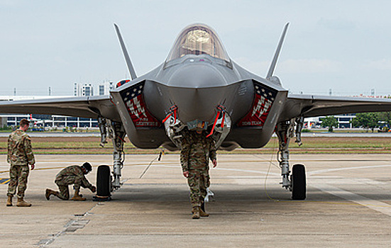 Кнопка удаленного выключения F-35? Заказчики опасаются за судьбу купленных у США самолетов
