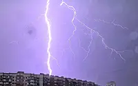 МЧС предупредило москвичей о дожде, грозе и граде