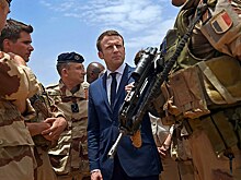 Политолог Нарочницкая: Макрон пугает, а нам не страшно