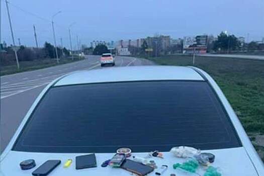 В Ростовской области гаишники задержали пассажиров такси, перевозивших наркотики
