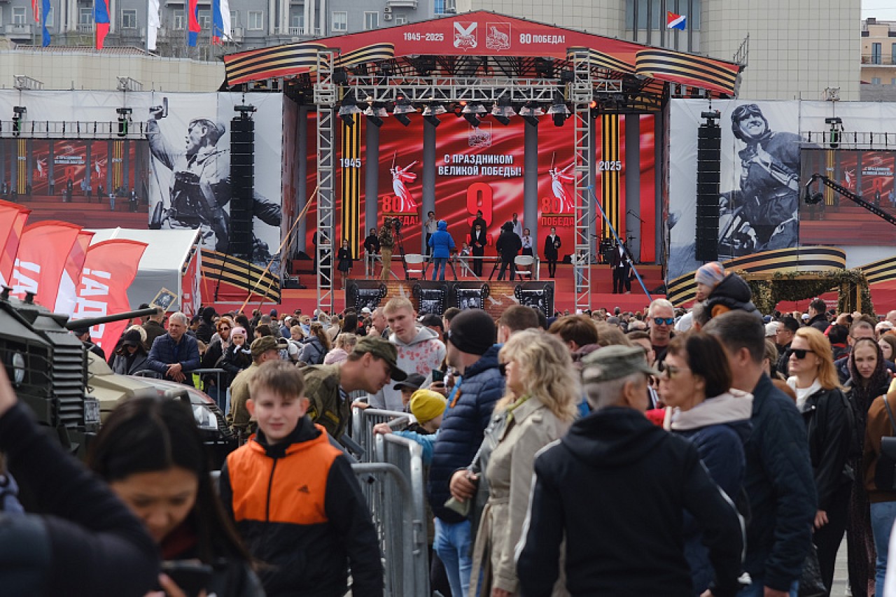 Владивосток отмечает День Победы