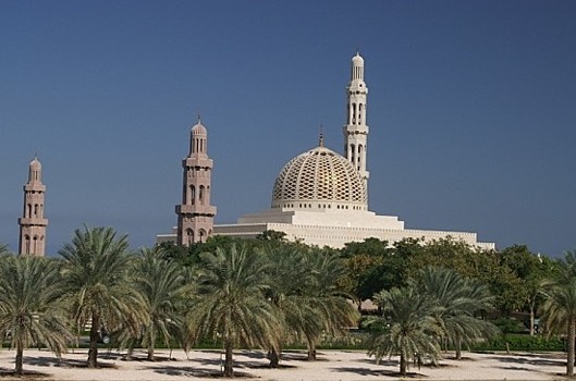 Оман предоставит привилегии туристам из России