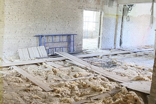 Ремонтные работы в школе № 123 в Ленинском районе затягиваются