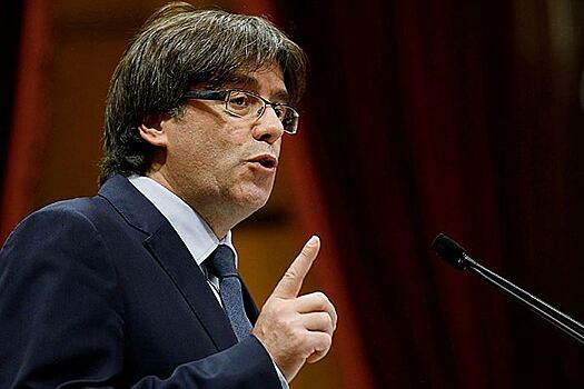 Пучдемон требует восстановить смещенное Мадридом правительство Каталонии