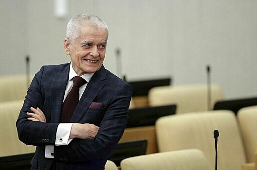 Онищенко поддержал идею привлечь к борьбе с COVID-19 вышедших на пенсию медиков