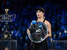 Даниэль Коллинз зарегистрировалась на сайте знакомств, где ищет высокого парня