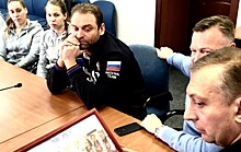 Глава Федерации водного поло России Алексей Власенко провел встречу с юными чемпионками мира