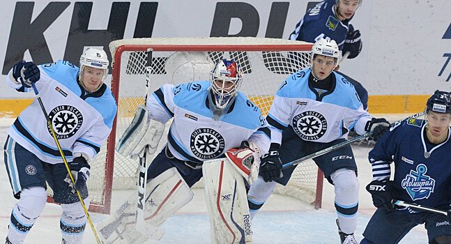 "Сибирь" продлила контракты с тремя хоккеистами