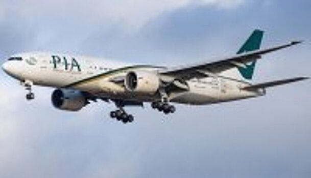 Pakistan International Airways будет отбирать паспорта у стюардесс после рейсов за пределами Пакистана