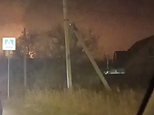 В Волгограде горит заброшенное здание