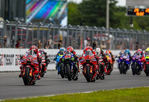 Гран При Чехии MotoGP: Маркес оформил пятую подряд двойную победу