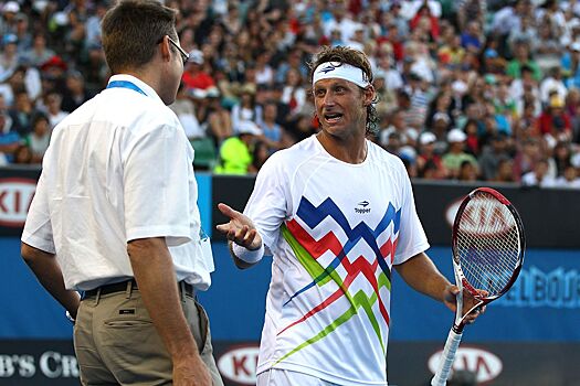 Давид Налбандян устроил дебош — обругал судью и облил водой допинг-офицера на Australian Open — 2012