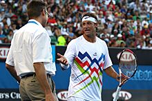 Давид Налбандян устроил дебош — обругал судью и облил водой допинг-офицера на Australian Open — 2012