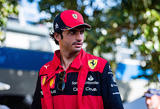 Источник: Ferrari и Карлос Сайнс не могут договориться о новом контракте
