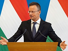 Глава МИД Венгрии заявил об одержимости ЕС войной