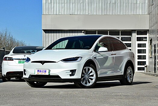 Tesla обвинила китайцев в неумении ездить, но согласилась на бесплатный ремонт