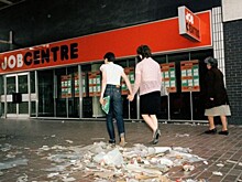 Как жил Ливерпуль в начале 80-х: откровенные фото скандального фотожурналиста Мартина Парра