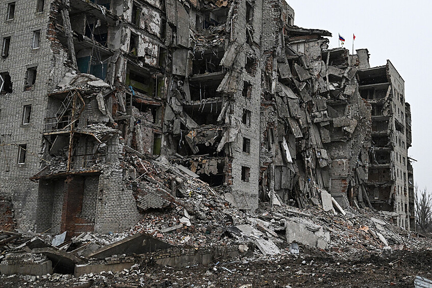 Поврежденные в ходе боев здания квартала Юбилейный в Авдеевке, февраль 2024 года