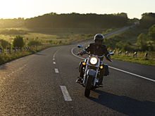 Суд назначил домашний арест мотоциклисту, насмерть сбившему актрису Земляникину