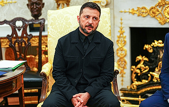 WWD: костюм Зеленского со встречи с Трампом сшили на День независимости Украины