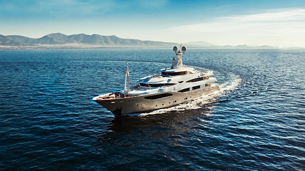 Компания из Монако предлагает арендовать яхту премиум-класса за крипторубли