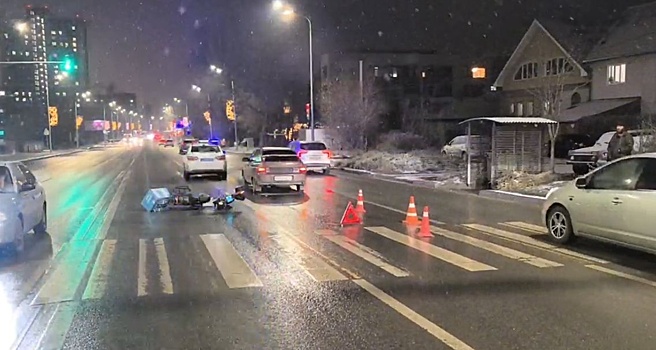 Машина сбила курьера на велосипеде в Нижнем Новгороде