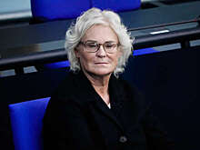 Politico: в ФРГ рассматривают возможность отставки главы Минобороны Ламбрехт