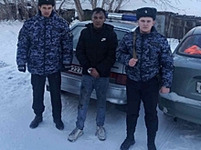 В Челябинской области росгвардейцы спасли мужчину из горящей квартиры