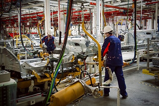 Рабочие российского автозавода грозят итальянской забастовкой