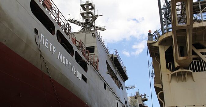 Эксперт рассказал, как Россия без лишней рекламы создаёт океанский флот