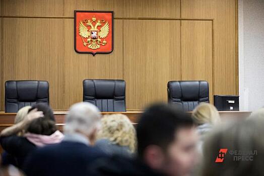 Суд опросил медиков и полицейских по делу свердловского депутата