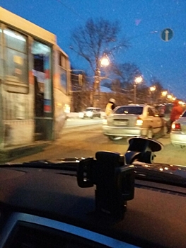 Массовая авария случилась на улице Бекетова 13 января