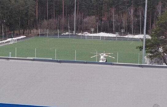 В Екатеринбург на вертолете доставили мужчину в тяжелом состоянии