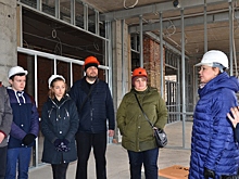 Представителям родительского комитета Вологды показали возможности строящейся школы на улице Северной