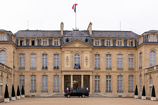 В Елисейском дворце под носом у Макрона завелся вор